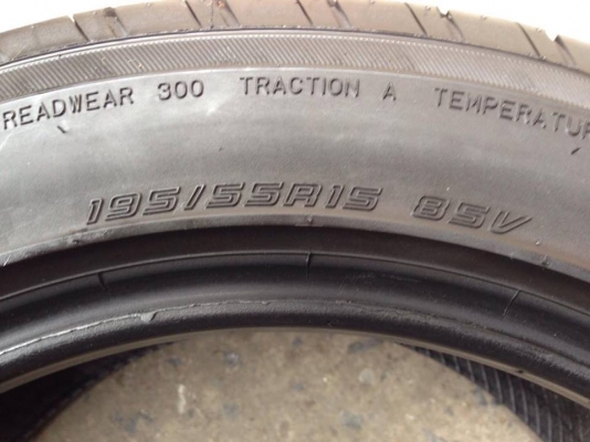 ยาง FALKEN 195-55-15 ปี 13 2 เส้น 1500  สภาพสวยๆไม่มีปะไม่บวมดอกยางเหลือเยอะเอาไปวิ่งกันใด้อีกยาวค่ะ