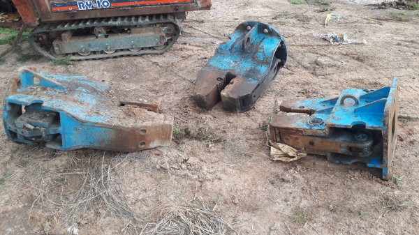 ขาย หัวคีบ ตอกชีทไพล์ วายโบ เก่าญี่ปุ่นแท้ เพิ่งออกจากตู้มาครับ ราคาตัวละ 38,000 บาท