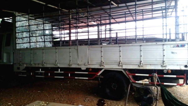 รถอีซูซุ 6 ล้อ รั้ว ( ไม่ดั้ม ) FRR 175 แรงม้า  ปี 40.     สนใจติดต่อ  081 - 6079515