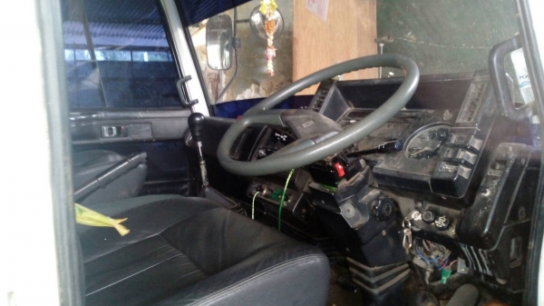 รถอีซูซุ 6 ล้อ รั้ว ( ไม่ดั้ม ) FRR 175 แรงม้า  ปี 40.     สนใจติดต่อ  081 - 6079515