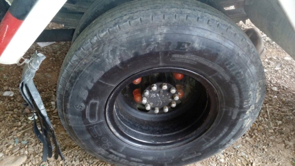 รถอีซูซุ 6 ล้อ รั้ว ( ไม่ดั้ม ) FRR 175 แรงม้า  ปี 40.     สนใจติดต่อ  081 - 6079515