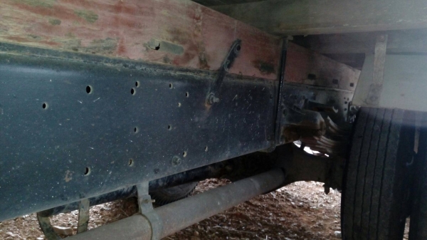 รถอีซูซุ 6 ล้อ รั้ว ( ไม่ดั้ม ) FRR 175 แรงม้า  ปี 40.     สนใจติดต่อ  081 - 6079515