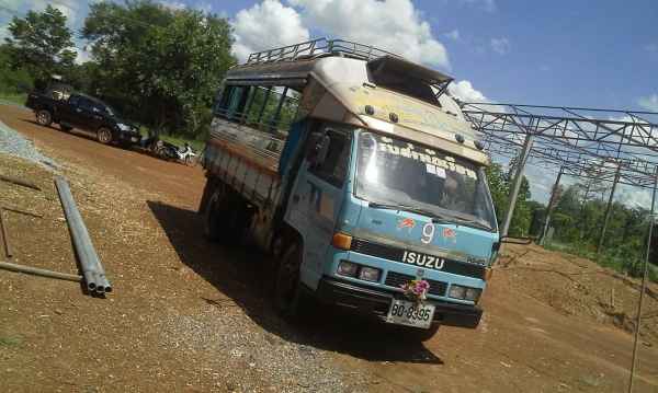 ขายครับNKR5U5เครื่องดีคัสซีนางฟ้ายางเต็มเกียร์สันหัวยกใด้พร้อมหลังคาโดยสารจัดแนนซ์ใด้ครับ