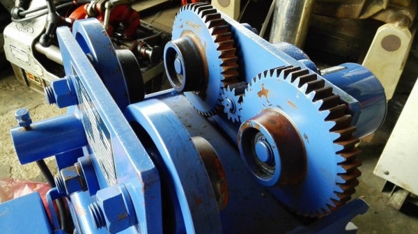 ** SOLD ** รอกสลิงไฟฟ้าพร้อมตัวเดิน TOYO HOIST JAPAN 0.5 ตัน สดนอกลงตู้ 3 เฟส 200V ใหม่ 100\% ไม่เคยใช้งาน!!