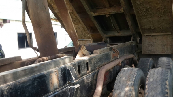 ขายด่วนISUZU ROCKY  10ล้อดั้ม สองเพลา ดั้มสภาพพร้อมใช้งาน เครื่องเกียร์ดี มีชโลร์ คัชชีสวย เอกสารพร้อมโอน