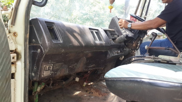 ขายด่วนISUZU ROCKY  10ล้อดั้ม สองเพลา ดั้มสภาพพร้อมใช้งาน เครื่องเกียร์ดี มีชโลร์ คัชชีสวย เอกสารพร้อมโอน