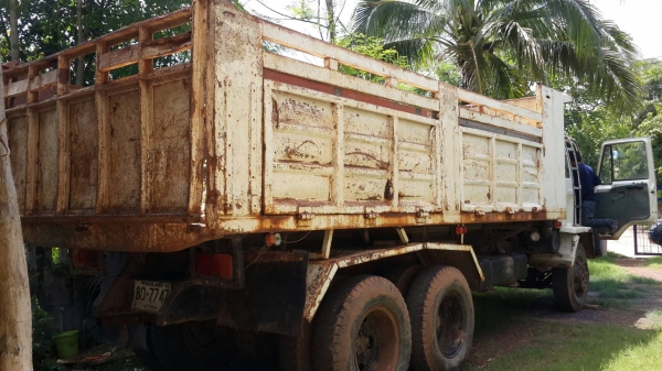 ขายด่วนISUZU ROCKY  10ล้อดั้ม สองเพลา ดั้มสภาพพร้อมใช้งาน เครื่องเกียร์ดี มีชโลร์ คัชชีสวย เอกสารพร้อมโอน