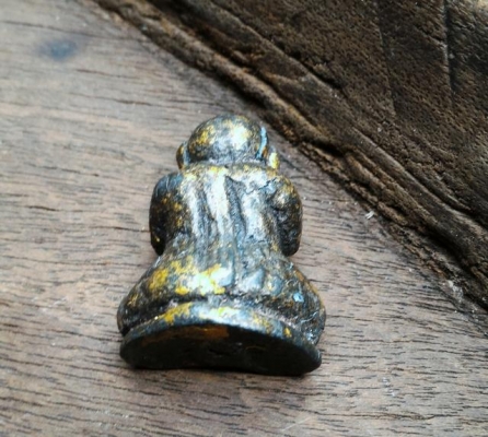 พระปิดตาเนื้อชินตะกั่ว องค์สวย ปิดทองแท้ คราบเก่า น้ำหนักดี เก่าแท้หายาก