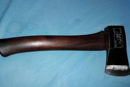 ขายขวานเสือ1 1/4ปอน HULT'S CELEBRATED AXES. MADE IN SWEDEN. ขายขวานเสือ1 1/4ปอน HULT'S CELEBRATED AXES. MADE IN SWEDEN.