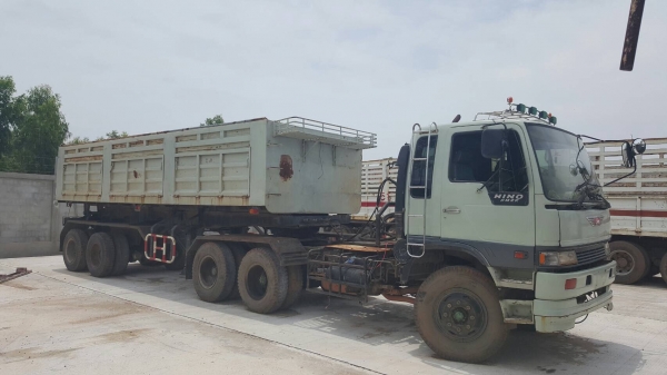 ขาย หัวลาก HINO FM3M พร้อมหางเซมิดั้ม 2 เพลา ยาว 8 เมตร อู่ ช ทวี เครื่อง M10C 240 แรงม้า เกียร์ Easton เอกสารเล่มทะเบียนครบ