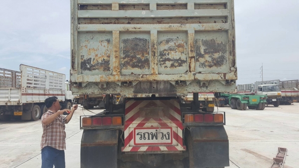 ขาย หัวลาก HINO FM3M พร้อมหางเซมิดั้ม 2 เพลา ยาว 8 เมตร อู่ ช ทวี เครื่อง M10C 240 แรงม้า เกียร์ Easton เอกสารเล่มทะเบียนครบ