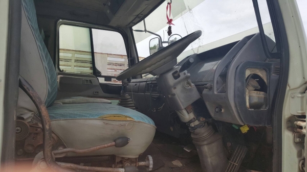 ขาย หัวลาก HINO FM3M พร้อมหางเซมิดั้ม 2 เพลา ยาว 8 เมตร อู่ ช ทวี เครื่อง M10C 240 แรงม้า เกียร์ Easton เอกสารเล่มทะเบียนครบ