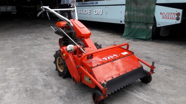 ขายรถตัดหญ้าแบบเดินตาม สภาพพร้อมใช้งาน