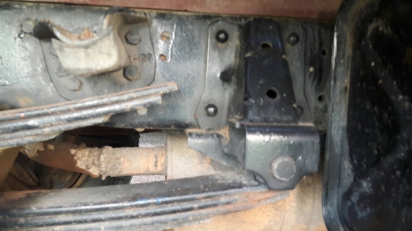 ขาย รถบรรทุก 4 ล้อ ISUZU NKR ปี 43 แต่ใส่เพลาเป็น 6 ล้อ เครื่อง 4JB1 88 แรงม้า คัสซีสวยตลอดเส้น เอกสารเล่มทะเบียนครบ