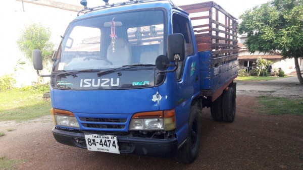 ขาย รถบรรทุก 4 ล้อ ISUZU NKR ปี 43 แต่ใส่เพลาเป็น 6 ล้อ เครื่อง 4JB1 88 แรงม้า คัสซีสวยตลอดเส้น เอกสารเล่มทะเบียนครบ