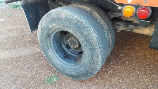 ขาย รถบรรทุก 4 ล้อ ISUZU NKR ปี 43 แต่ใส่เพลาเป็น 6 ล้อ เครื่อง 4JB1 88 แรงม้า คัสซีสวยตลอดเส้น เอกสารเล่มทะเบียนครบ