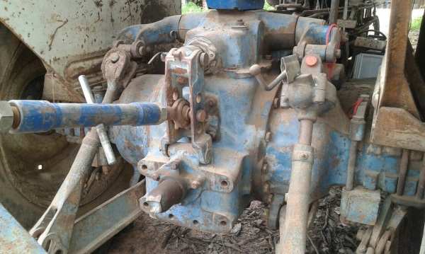 ขาย รถไถ FORD 6600 T3 เอกสารเล่มทะเบียนครบ อุปกรณ์มีใบดันหน้า และโครงผาน 3