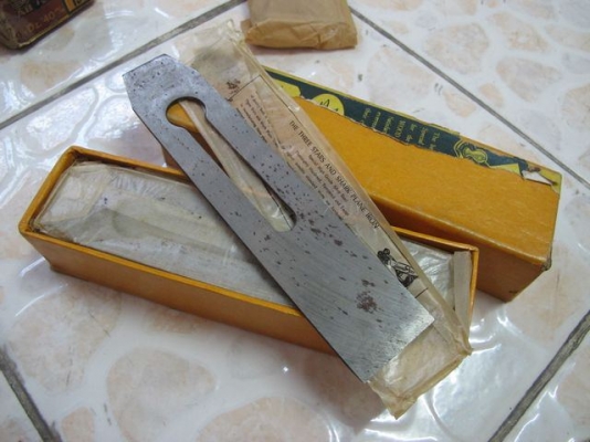 ขายใบกบตราฉลามสามดาว1 1/2" made in Sweden.ใหม่เก่าเก็บ