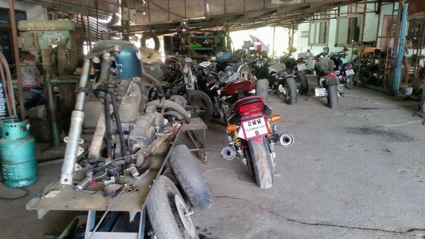 ขาย XJR1300 ปี2005 เดิมทั้งคันครับ จากญี่ปุ่น ราคาต่อรองกันได้ครับ ขาย XJR1300 ปี2005 เดิมทั้งคันครับ จากญี่ปุ่น ราคาต่อรองกันได้ครับ