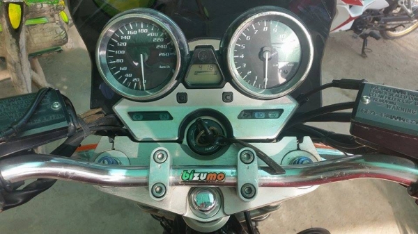 ขาย XJR1300 ปี2005 เดิมทั้งคันครับ จากญี่ปุ่น ราคาต่อรองกันได้ครับ