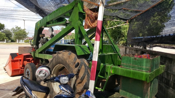 ขาย เฉพาะตัวคีบ ของสามารถเกษตรยนต์ มีมือคีบให้ครบ บุ้งกี๋ไม่ให้นะครับ