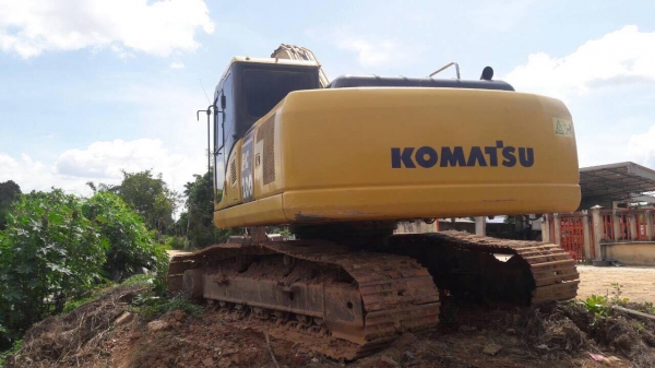 รถขุด PC200-7 ปี 2005 และ 2006 ทำงานเกือบ 2 หมื่นชั่วโมง แต่รถสวย