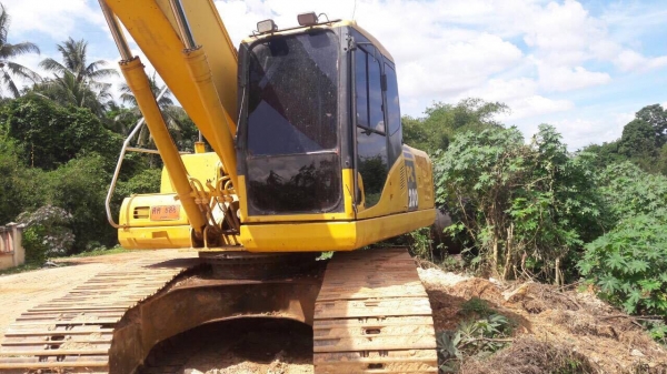 รถขุด PC200-7 ปี 2005 และ 2006 ทำงานเกือบ 2 หมื่นชั่วโมง แต่รถสวย