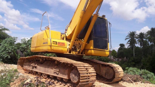 รถขุด PC200-7 ปี 2005 และ 2006 ทำงานเกือบ 2 หมื่นชั่วโมง แต่รถสวย