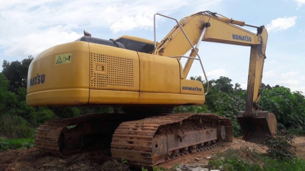 รถขุด PC200-7 ปี 2005 และ 2006 ทำงานเกือบ 2 หมื่นชั่วโมง แต่รถสวย