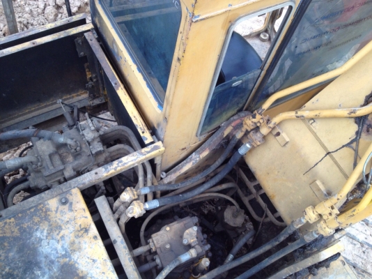 ขายเเม็คโคpc200-3ตูดเเดงคอลโทลสั้นพร้อมทำงานสนใจติดต่อ0903235895