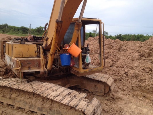 ขายเเม็คโคpc200-3ตูดเเดงคอลโทลสั้นพร้อมทำงานสนใจติดต่อ0903235895