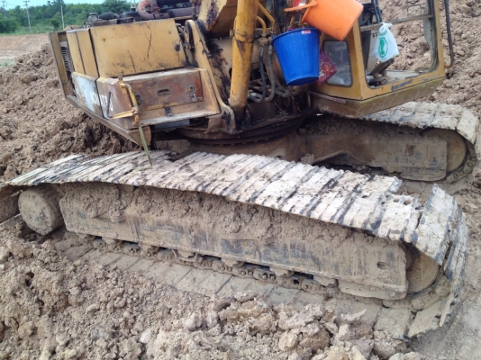 ขายเเม็คโคpc200-3ตูดเเดงคอลโทลสั้นพร้อมทำงานสนใจติดต่อ0903235895