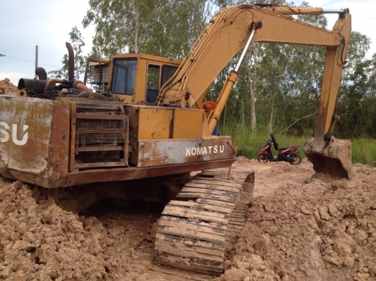 ขายเเม็คโคpc200-3ตูดเเดงคอลโทลสั้นพร้อมทำงานสนใจติดต่อ0903235895