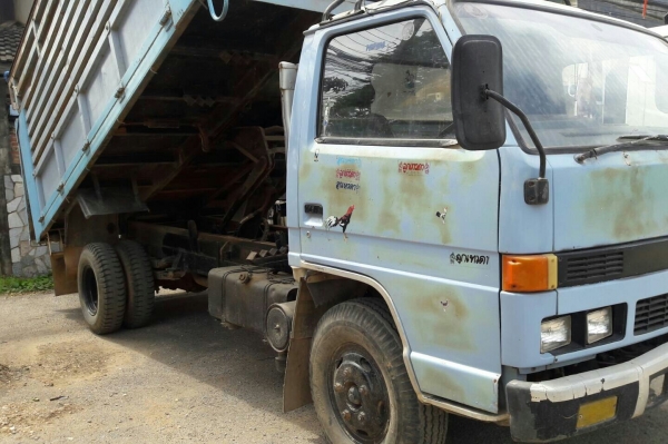 หกล้อ อีซูชุ NPR110 ดั้มเกษตร สภาพดีพร้อมใช้งาน ทะเบียนพร้อมโอน