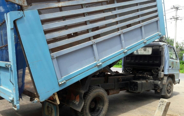 หกล้อ อีซูชุ NPR110 ดั้มเกษตร สภาพดีพร้อมใช้งาน ทะเบียนพร้อมโอน