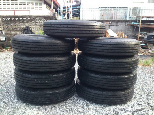 ขายยางถอดป้ายแดง 700R16 พร้อมกะทะเหล็ก 6 รูขอบ16 ยางบริดสโตน  ยางปี16 ตุ่มหน้ายางอยู่ครบใหม่ๆ จำนวน 9 ชุด