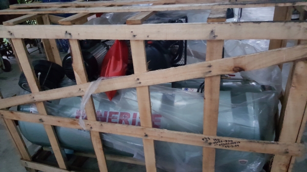 300 ลิตร 3 แรง ไฟ 220 V ถูกๆๆๆๆ