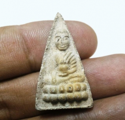 พระพุทโธน้อย แม่ชีบุญเรือน เนื้อเดิมดูง่าย หายากแล้วครับ