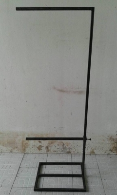 ขายขาป้ายธงญี่ปุ่น สภาพดีไม่พุ เหล็กหนา ทาสีดำใหม่แล้ว ตอนไม่ได้ใช้แล้ว สูง 150 ซ.ม. ยาว 60 ซ.ม.