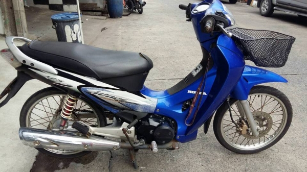 Wave 125 s ปี 47 เครื่องเดิม แน่นๆ มีเล่ม เอกสารครบเอกสารครบ  โทร. 02-9165022,099-0812001
