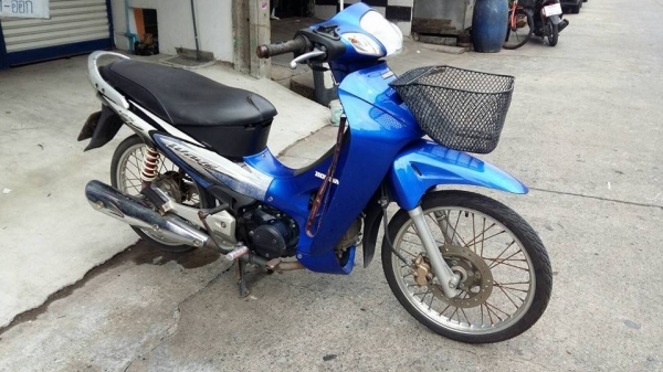 Wave 125 s ปี 47 เครื่องเดิม แน่นๆ มีเล่ม เอกสารครบเอกสารครบ  โทร. 02-9165022,099-0812001