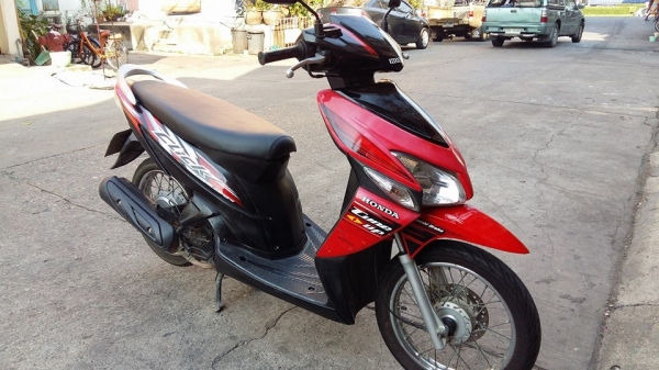 Click ปี 51 รถบ้าน สีแดง ดำ เครื่องเดิมๆ มีเล่ม เอกสารครบ ทดลองขับได้ทุกวัน โทร. 02-9165022,099-0812001