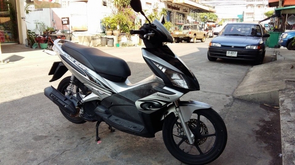 Airblade ปี 50 ล้อแม็ค สีเทา รถบ้าน เครื่องเดิม มีเล่ม เอกสารพร้อม ภาษีเกิน 3 ปี โทร. 02-9165022,099-0812001