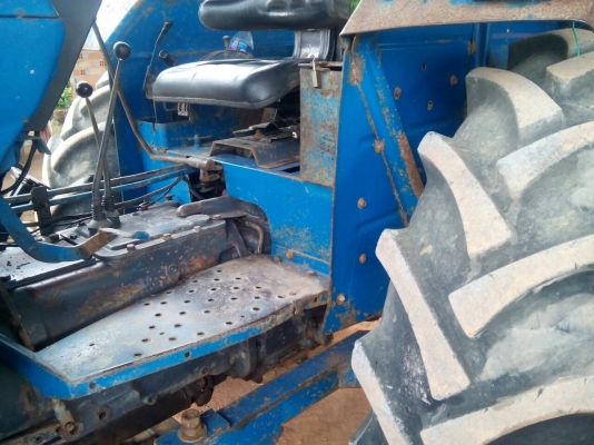 ปิดการขายแล้วคับไป จ.ตรัง ขายรถไถ่ฟอร์ด  6640  2เพลา สภาพสวยๆ พร้อมใช้งาน เอกสารใบอินวอย..