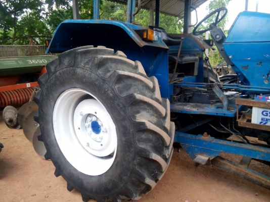 ปิดการขายแล้วคับไป จ.ตรัง ขายรถไถ่ฟอร์ด  6640  2เพลา สภาพสวยๆ พร้อมใช้งาน เอกสารใบอินวอย..