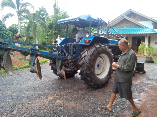 ปิดการขายแล้วคับไป จ.ตรัง ขายรถไถ่ฟอร์ด  6640  2เพลา สภาพสวยๆ พร้อมใช้งาน เอกสารใบอินวอย..