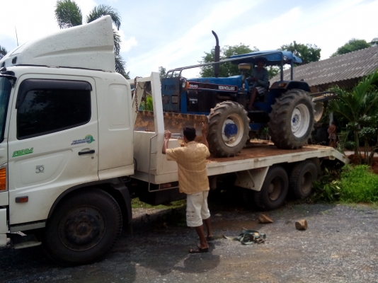 ปิดการขายแล้วคับไป จ.ตรัง ขายรถไถ่ฟอร์ด  6640  2เพลา สภาพสวยๆ พร้อมใช้งาน เอกสารใบอินวอย..