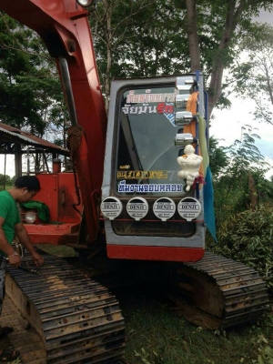 ขายแบคโค พร้อมเทรลเลอร์ 2รายการ รถสวย สภาพพร้อมใช้งาน ทั้ง2คัน เอกสารใบซื้อขายทั้ง2 ราคา590,000 สนใจโทร 090-8588220คุณนะ 093-3258446คุณบิว หรือเข้าดูสินค้าอื่นๆได้ที่ www.narong2truck.com หรือ www.truck.in.th/498 หรือเพจFacebook ณรงค์ ซื้อขายรถมือสอง (เว็