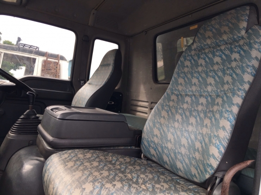 ขายรถบรรทุกตู้แห้ง 6 ล้อ ISUZU FTR เครื่อง 200 แรง ปี 45 ตู้แห้งยาว 6.50 เมตร ไมล์ 26x,xxx รถสวยพร้อมใช้งาน ทะเบียนพร้อม