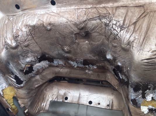 ขายรถบรรทุกตู้แห้ง 6 ล้อ ISUZU FTR เครื่อง 200 แรง ปี 45 ตู้แห้งยาว 6.50 เมตร ไมล์ 26x,xxx รถสวยพร้อมใช้งาน ทะเบียนพร้อม